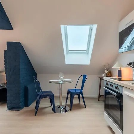 Sous Les Combles Cote Rue, Parking Gratuit Lejlighed *